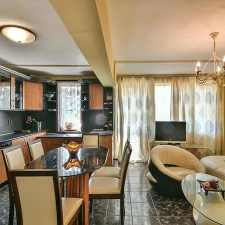 Sea Garden Maisonette With 3 Bedroom Close To Center *