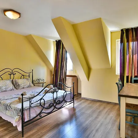 Sea Garden Maisonette With 3 Bedroom Close To Center Lägenhet