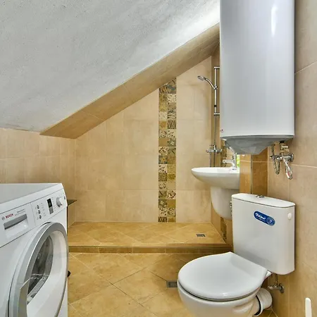 Sea Garden Maisonette With 3 Bedroom Close To Center